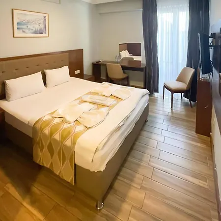 Hill River Hotel 3*