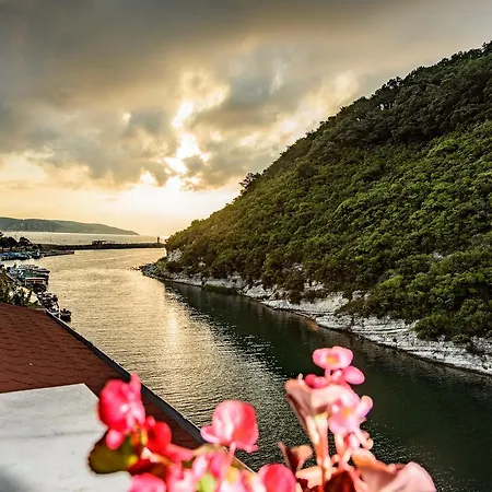 Hill River Ağva